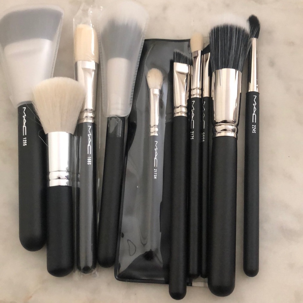 Authentic Makeup Brushes